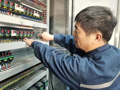 鞏留縣特殊醫(yī)學(xué)配方奶生產(chǎn)線建設(shè)項(xiàng)目電氣安裝服務(wù)進(jìn)入收尾階段