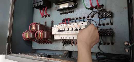 重磅！曼頓物聯(lián)網(wǎng)空開推動各地“智慧安全用電系統(tǒng)”開工建設(shè)，技術(shù)轉(zhuǎn)讓助力產(chǎn)業(yè)升級